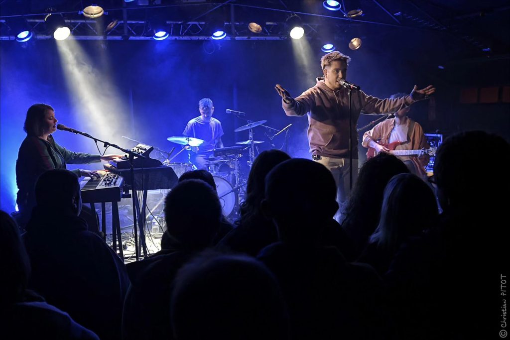 Minh La Niche Live 2.jpg