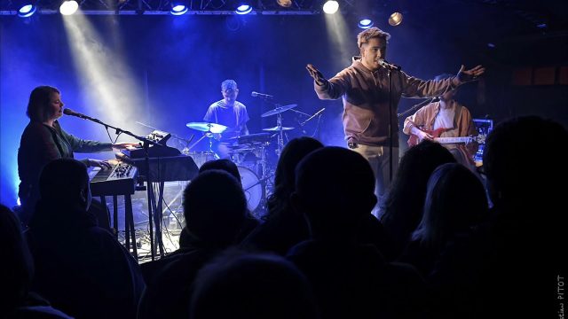 Minh La Niche Live 2.jpg