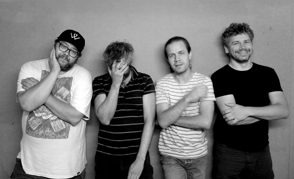 Petseleh band 3.jpg