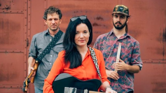 anouck trio1 2.jpg
