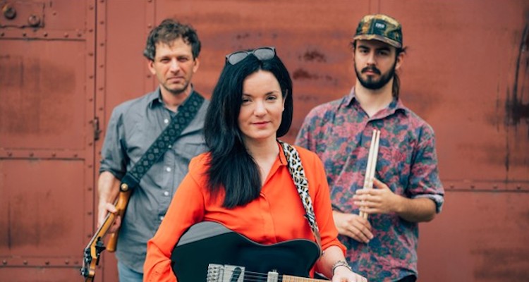 anouck trio1 2.jpg