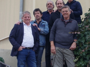 pour cd photo groupe cae096fdf15ae47da0a6e1f25c49d02b 1 1.jpg