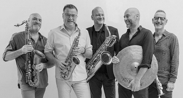 strasax 900x 2.jpg